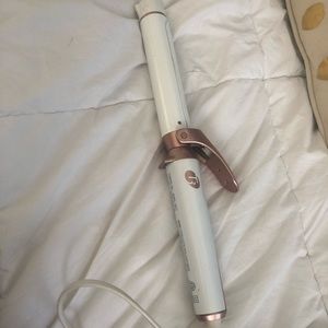 T3 1.25 SinglePass Curling Iron